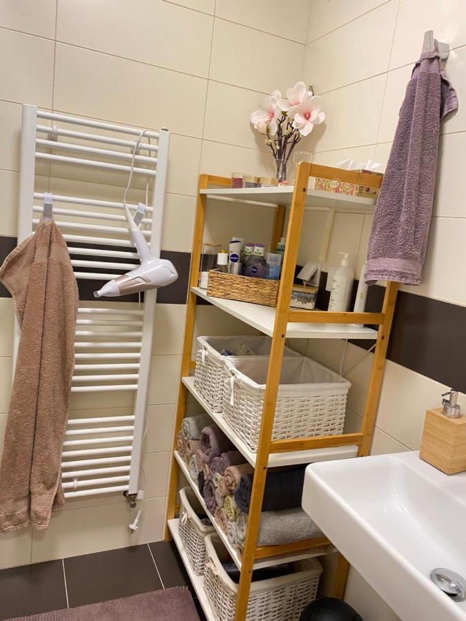 Apartman Slnecna Terasa S Vlastnym Parkovanim Na 2 Auta Apartment ชิลินา ภายนอก รูปภาพ